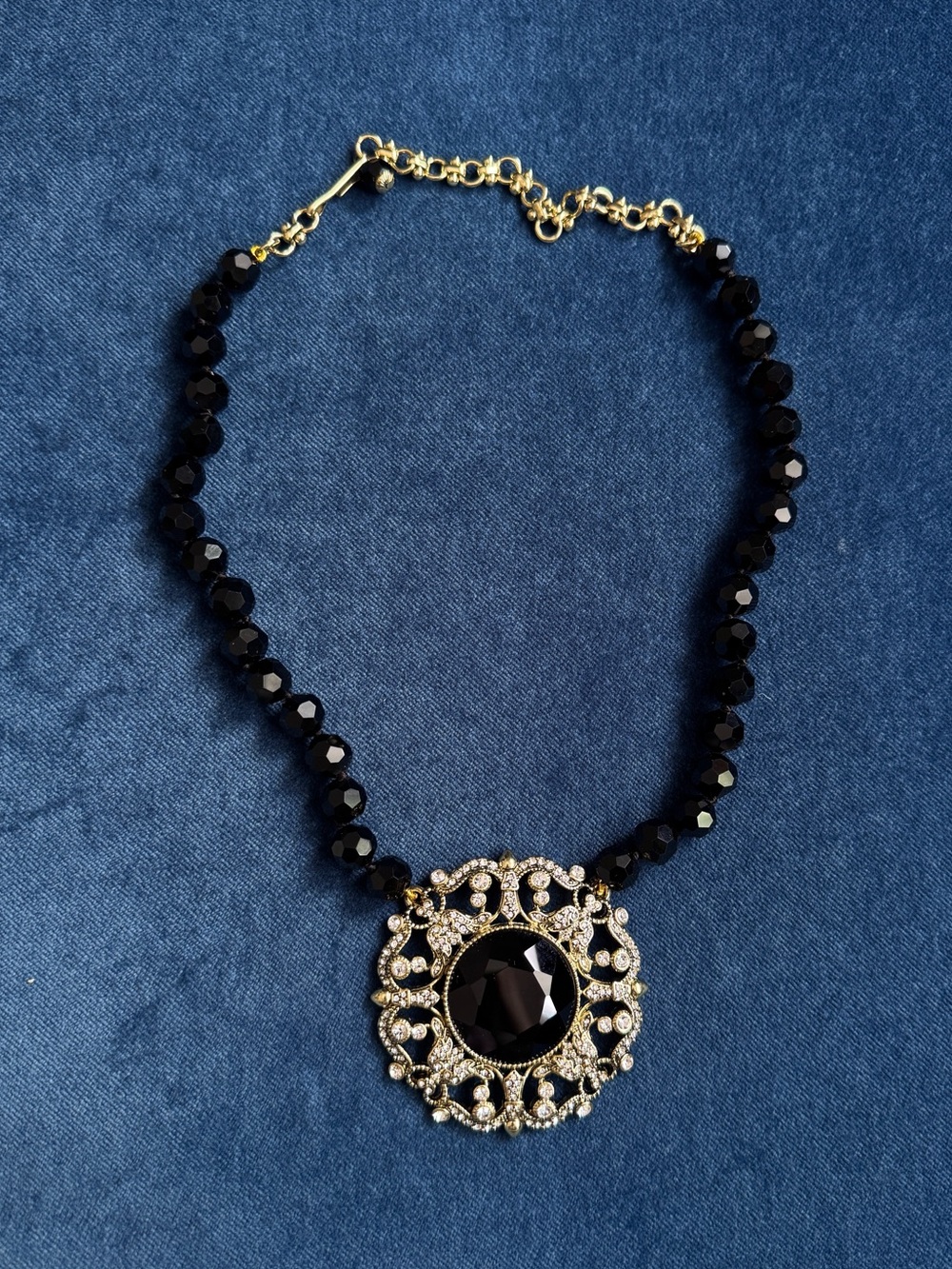 Heidi Daus "How Suite it Is"
Beaded Crystal Necklace